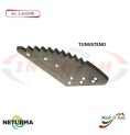 LS2023DX - TUNGSTEN - Right - Knife for mixer wagon UNIFEED - Vertical - Toothed - STORTI - (3 Pcs.) LS2023DX - TUNGSTEN - Right - Knife for mixer wagon UNIFEED - Vertical - Toothed - STORTI - (3 Pcs.)
