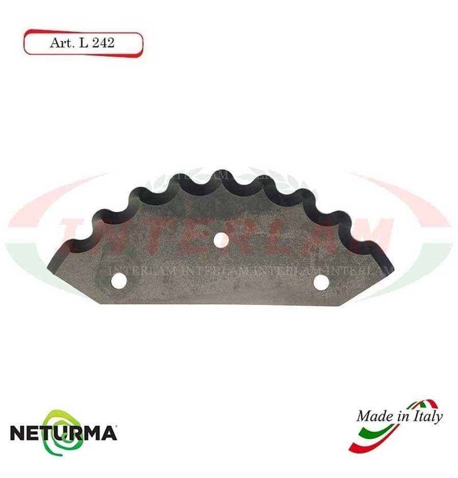L242 - Knife for mixer wagons UNIFEED - toothed - Ø112 - (5 Pcs.) L242 - Knife for mixer wagons UNIFEED - toothed - Ø112 - (5 Pcs.)
